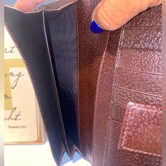 PRE-LOVED IN BOX GUCCI TAN/BROWN GG LOGO CANVAS W/LEATHER LONG BI-FOLD WALLET - Picture 12 of 16